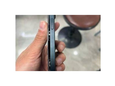 男子iPhone 13電池鼓包，蘋果中國直營店：可免費維修！