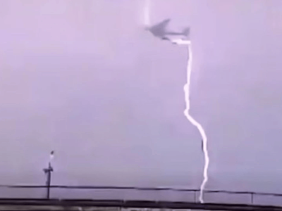 歐洲兩機(jī)同日遭雷擊，乘客親歷“爆炸聲”，飛行員詳解飛機(jī)如何應(yīng)對？