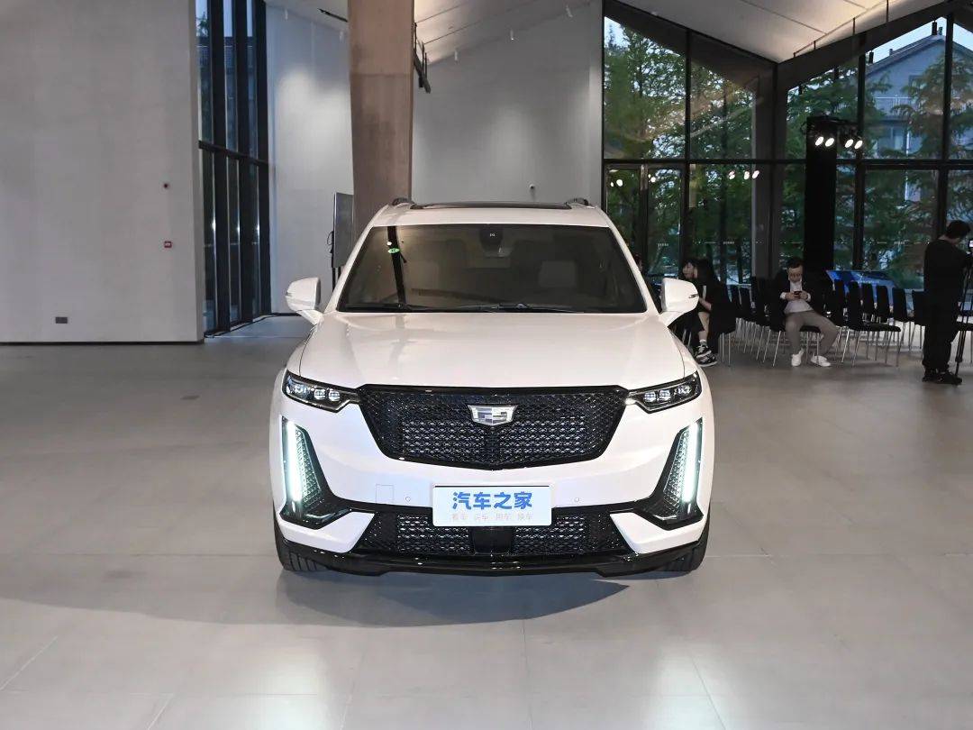 新款凱迪拉克XT6車尾圖