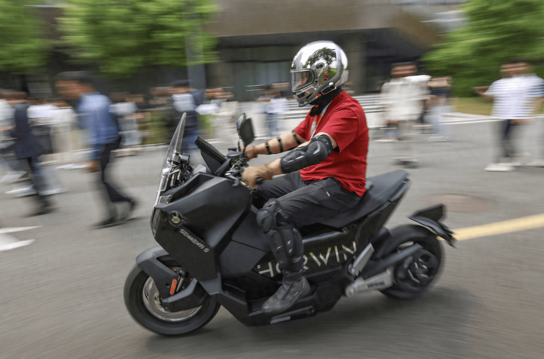 電動摩托車