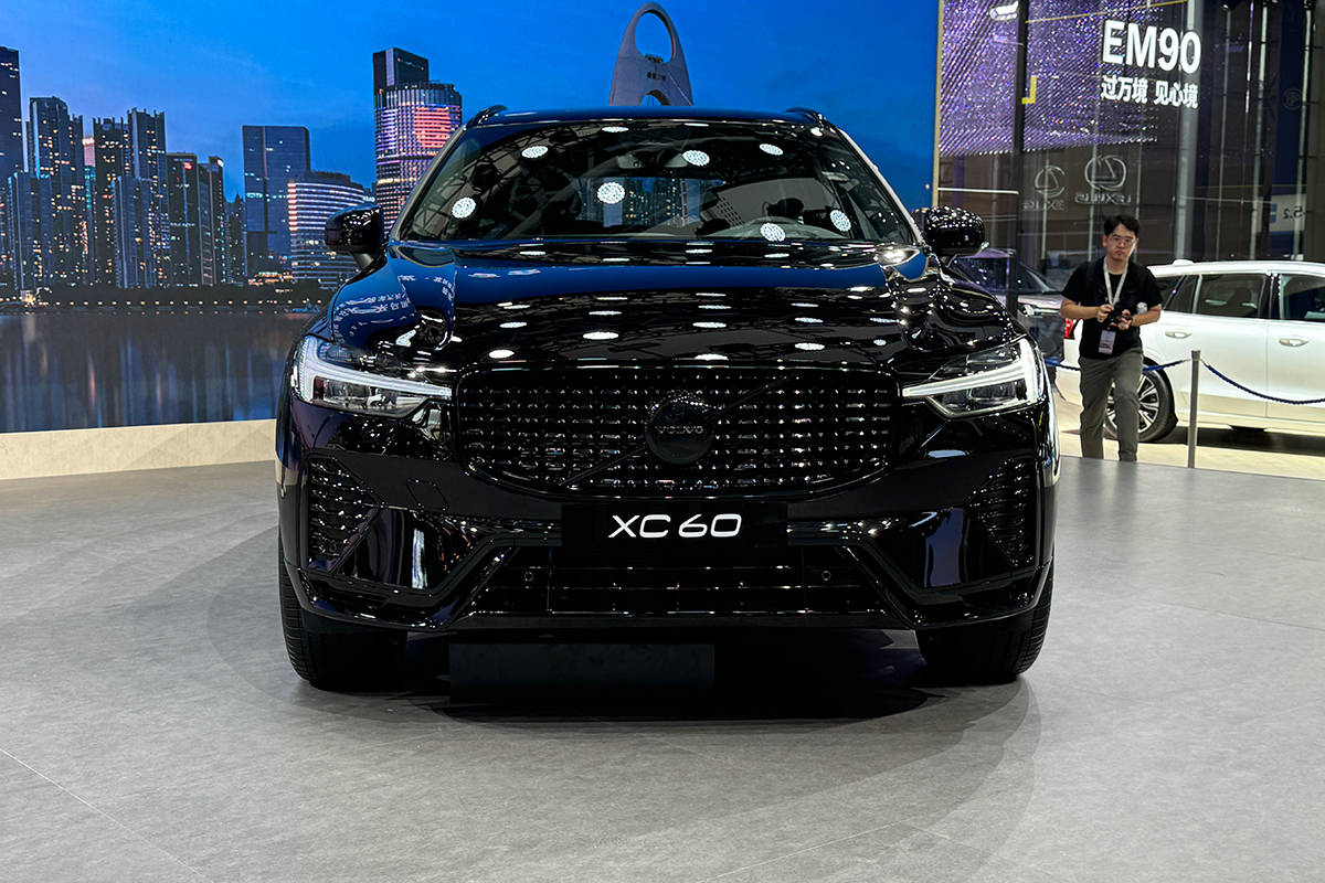 沃爾沃XC60智遠(yuǎn)極夜黑版外觀細(xì)節(jié)