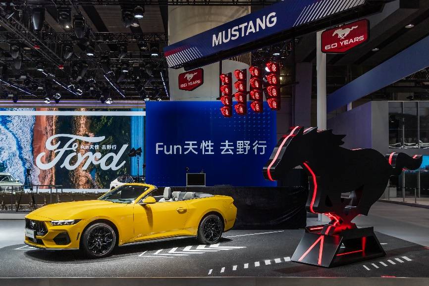 美式傳奇性能跑車全新福特Mustang?敞篷運(yùn)動(dòng)版