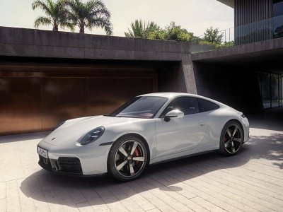 新款保時捷911 Carrera S官圖出爐，動力升級卻取消手動擋引熱議