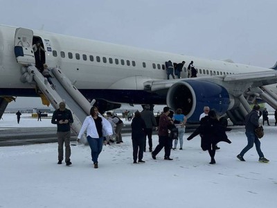 達(dá)美航空波音客機(jī)起飛遇故障，緊急撤離致4人輕傷