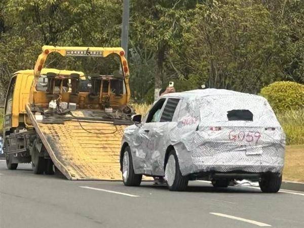 小鵬汽車首款增程車諜照